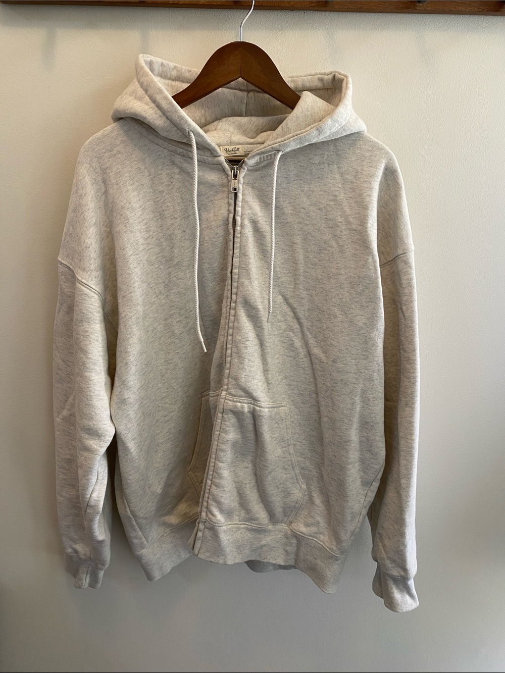 Brandy Melville L/XL Light Gray Zip-Up Hoodie